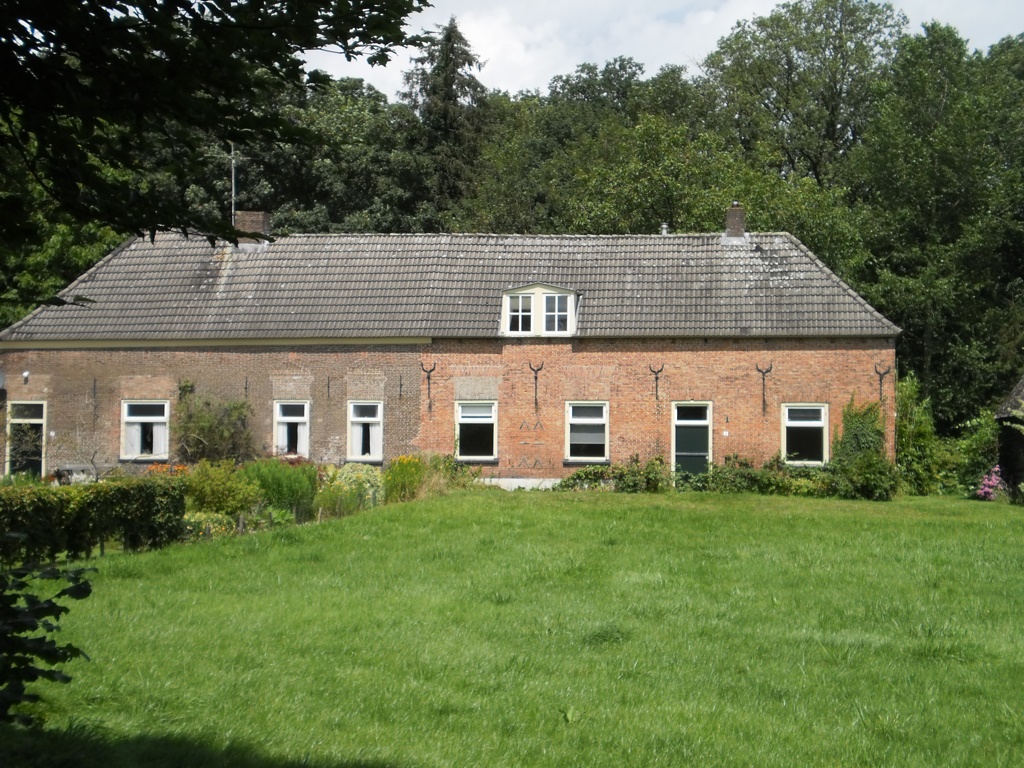 Oplossing (klik om te vergroten) ZP18 - Baak - muuranker aan huis Beukenlaan 3